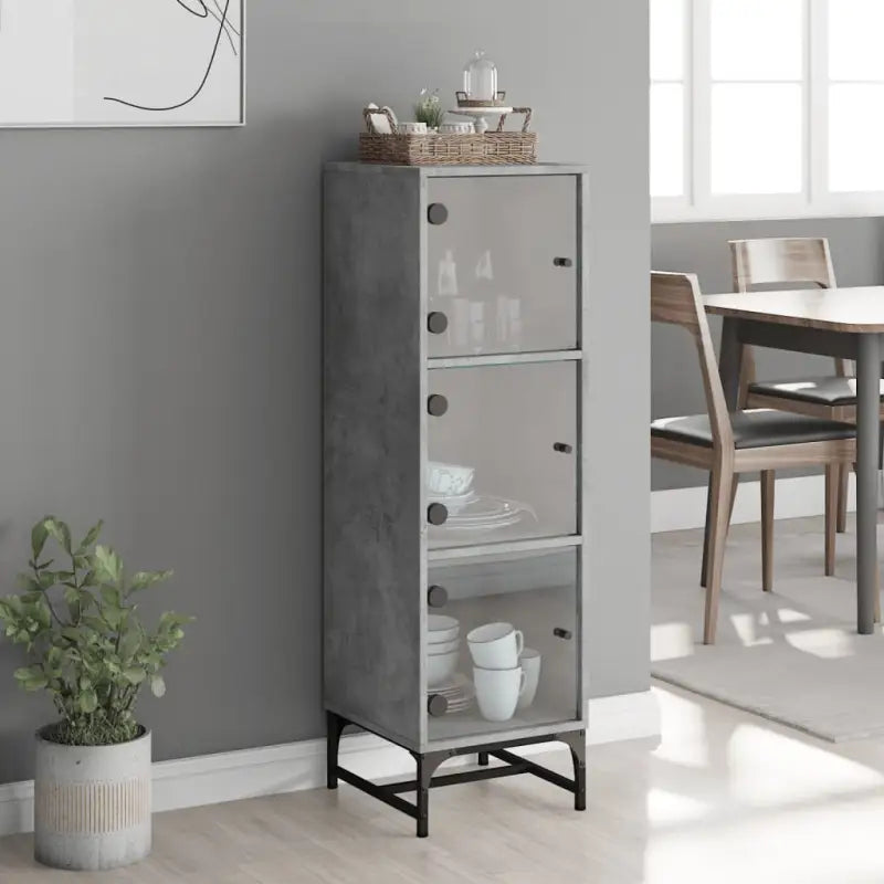 Hoge kast met glazen deuren voor een trendy en duurzame uitstraling - Dressoirs & buffetkasten