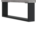 Hoge kast met ijzeren poten en bewerkt hout voor een trendy interieur - Dressoirs & buffetkasten
