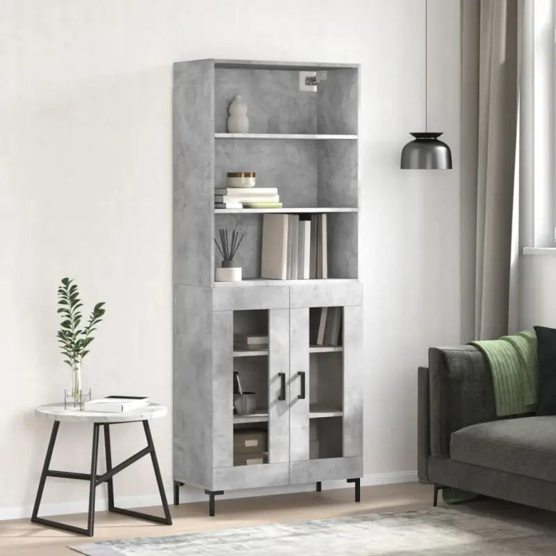Hoge kast van bewerkt hout met duurzame charme en unieke stijl - Betongrijs / 1 / 2 glazen deuren - Dressoirs &
