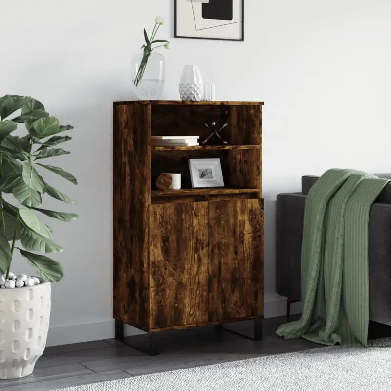 Hoge kast van bewerkt hout met industriële charme - Dressoirs & buffetkasten