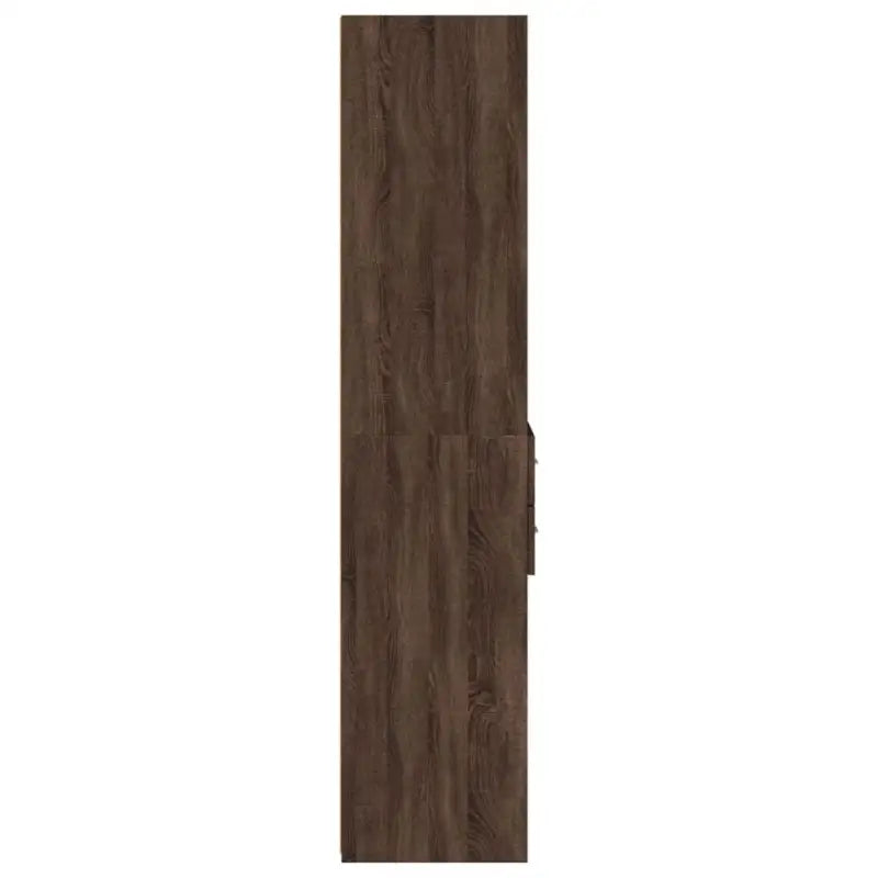 Hoge kast van bewerkt hout voor een klassieke en praktische inrichting - Dressoirs & buffetkasten