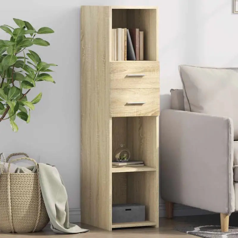 Hoge kast van bewerkt hout voor een stijlvolle woonruimte - Dressoirs & buffetkasten