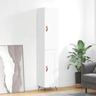 Hoge kast van bewerkt hout voor een trendy en duurzame interieurstijl - Dressoirs & buffetkasten