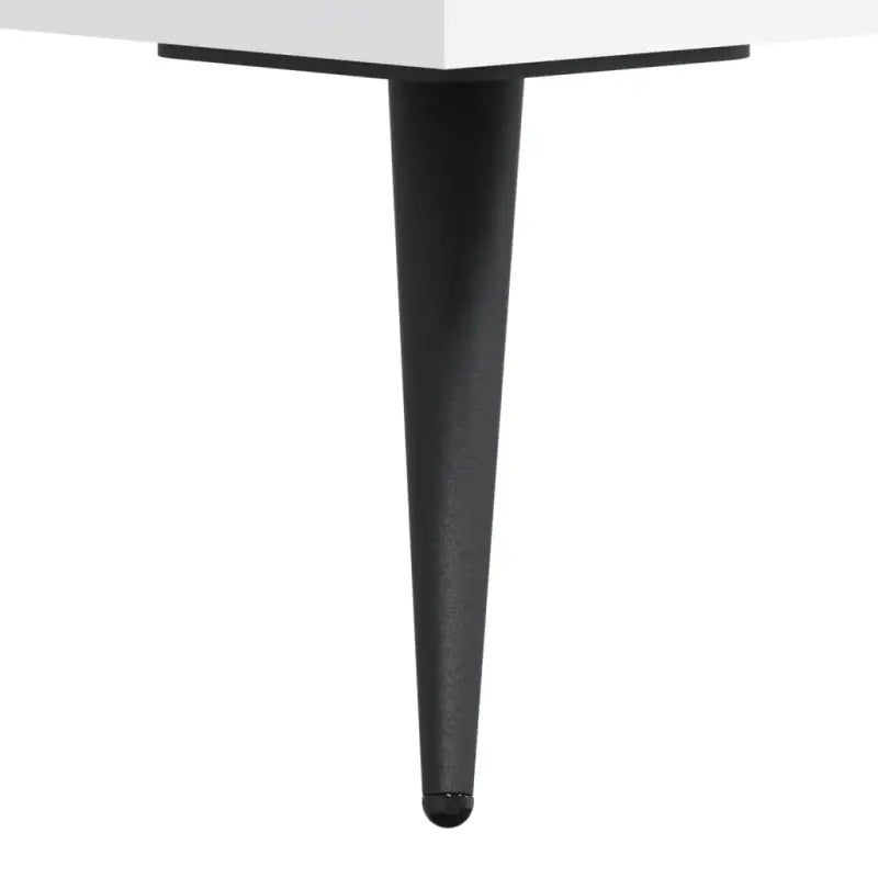 Hoge kast van bewerkt hout voor een trendy en duurzame interieurstijl - Dressoirs & buffetkasten