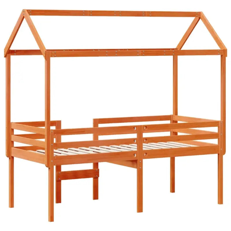 Hoogslaper van massief grenenhout met open zijdeur in wasbruin materiaal - Bedden & bedframes