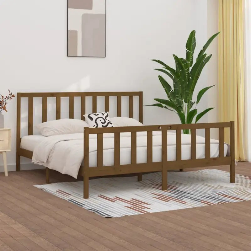 Houten bedframe met tijdloos ontwerp in massief grenenhout - Honingbruin / 200 x 200 cm - Bedden & bedframes