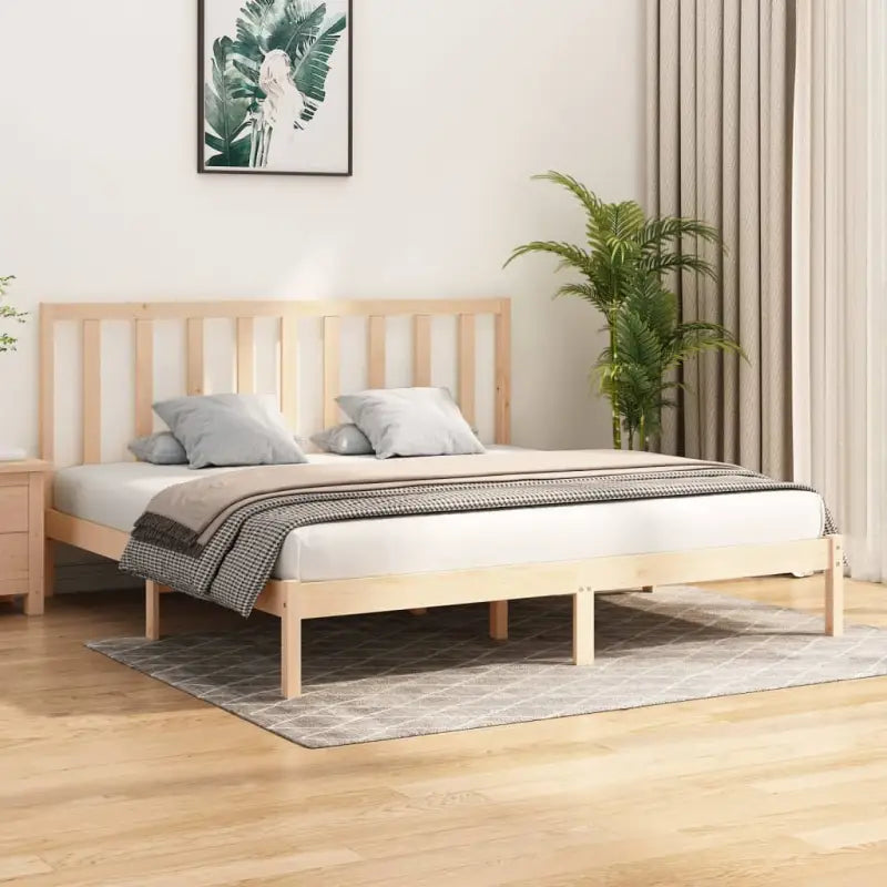 Houten bedframe van massief grenenhout met tijdloos design - Naturel / 200 x 200 cm - Bedden & bedframes