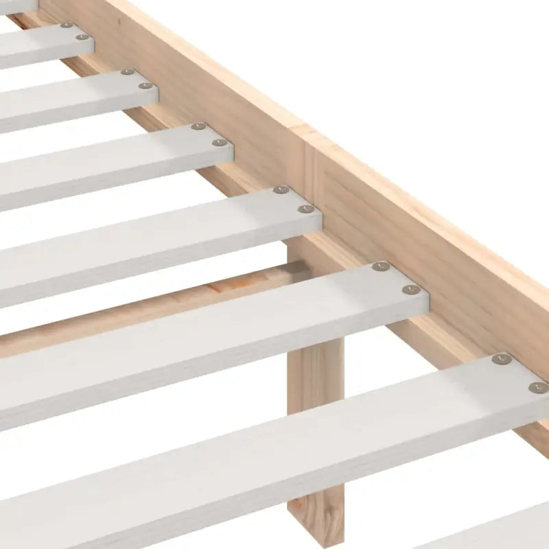 Houten bedframe van massief grenenhout voor een comfortabele nachtrust - Bedden & bedframes
