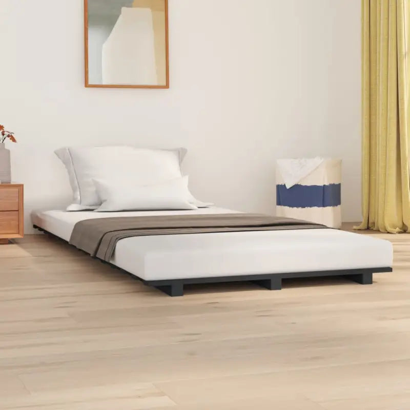 Houten bedframe van massief grenenhout voor een goede nachtrust - Grijs / 100 x 200 cm - Bedden & bedframes