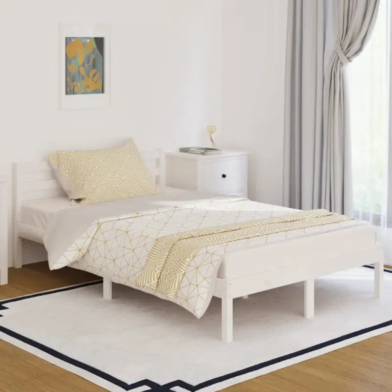 Houten bedframe van massief grenenhout voor een moderne slaapkamer - Bedden & bedframes