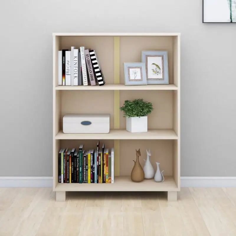 Houten boekenkast van massief grenenhout voor een stijlvolle inrichting - Boekenkasten