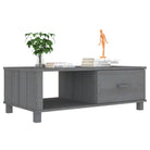Houten salontafel van massief grenenhout voor een stijlvolle woonkamer - Salontafels