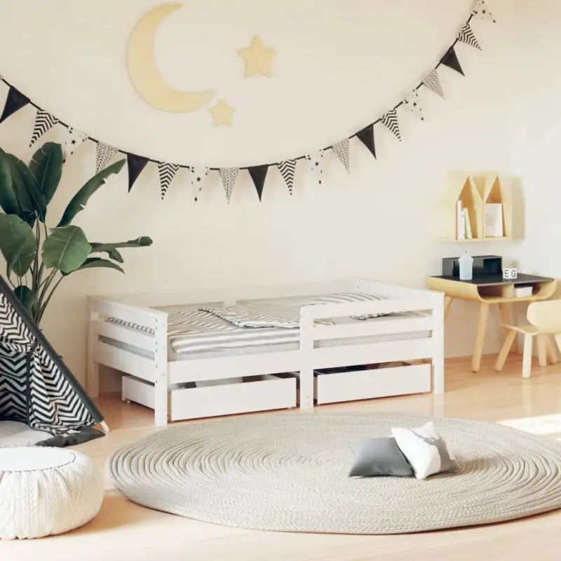 Kinderbed van massief grenenhout met elegant en tijdloos design - Wit / 70 x 140 cm - Peuter- & kinderbedden