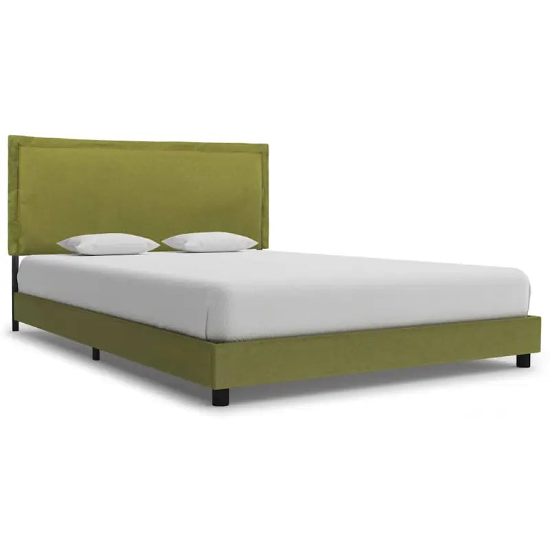 Klassiek bedframe met massief houten poten en elegante uitstraling - Bedden & bedframes