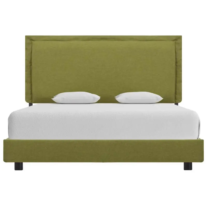 Klassiek bedframe met massief houten poten en elegante uitstraling - Bedden & bedframes