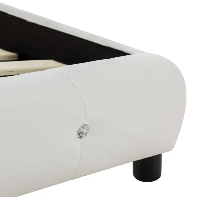 Klassiek bedframe met stalen poten voor een elegante slaapkamerstijl - Bedden & bedframes