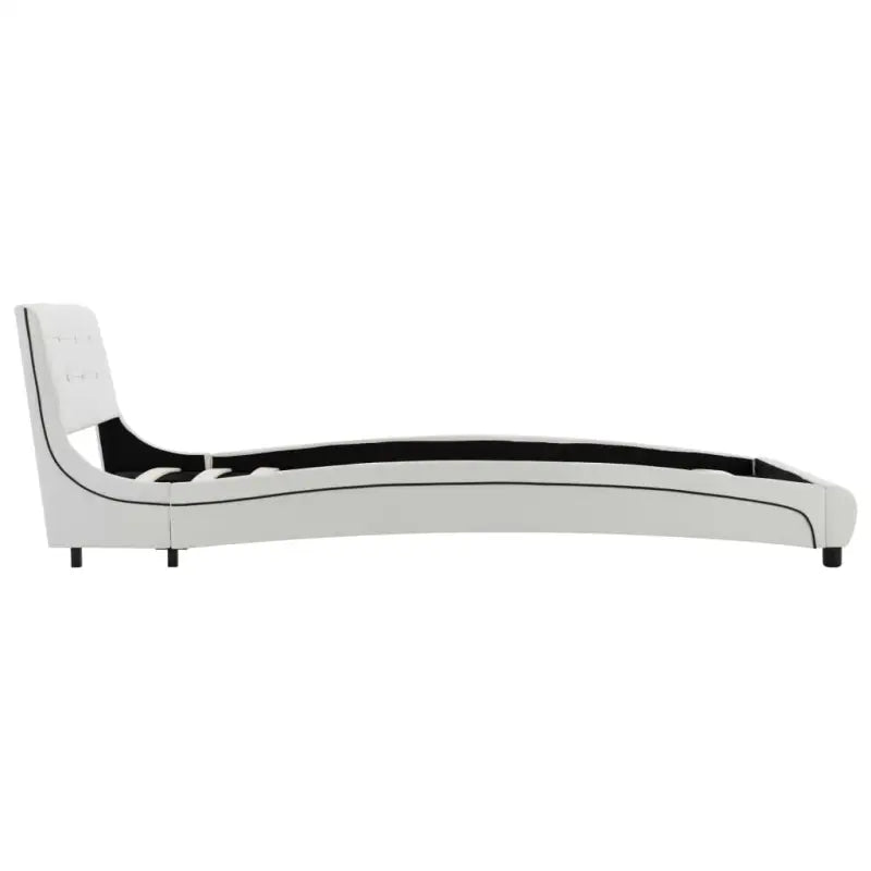 Klassiek bedframe met stalen poten voor een elegante slaapkamerstijl - Bedden & bedframes