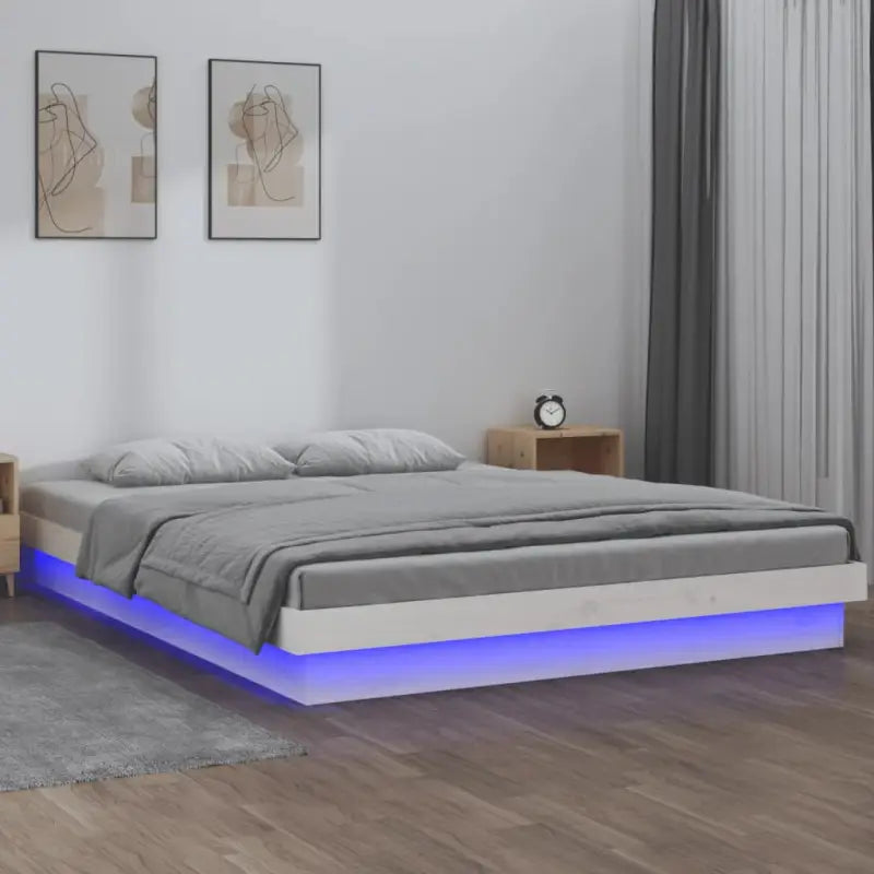 Klassiek bedframe van massief grenenhout met kleurrijke LED’s - Wit / 200 x 200 cm - Bedden & bedframes