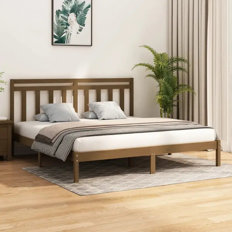 Klassiek bedframe van massief grenenhout voor een tijdloze slaapkamerstijl - Honingbruin / 200 x 200 cm - Bedden &