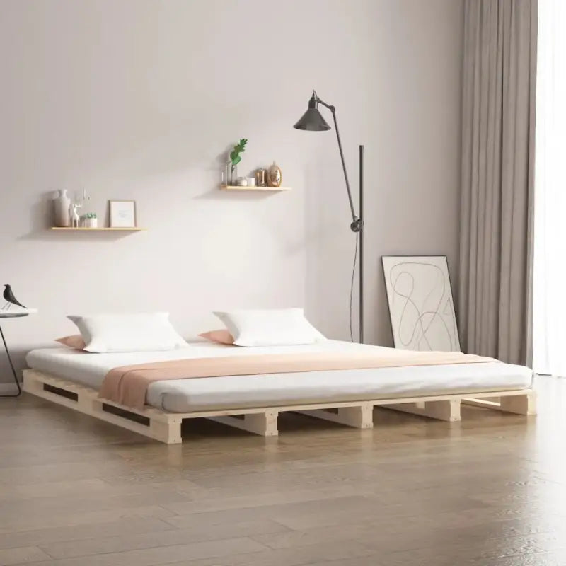 Klassiek houten palletbed van massief grenenhout voor een moderne slaapkamer - Naturel / 120 x 200 cm - Bedden &