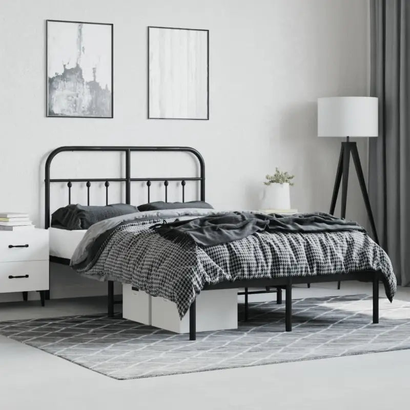 vidaXL Bedframe met hoofdbord metaal wit 135x190 cm, tweepersoonsbed, bedden, ledikant, bed, bedombouw, metalen bedframe, logeerbed vidaXL Bedframe met hoofdbord metaal wit 135x190 cm, tweepersoonsbed, bedden, ledikant, bed, bedombouw, metalen bedframe, logeerbed