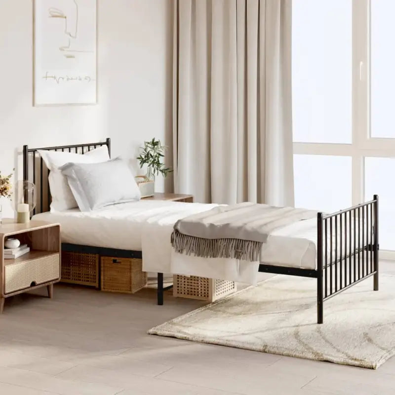 Klassiek metalen bedframe met extra opbergruimte en metalen latten - Zwart / 90 x 200 cm / met hoofdbord & voetbord