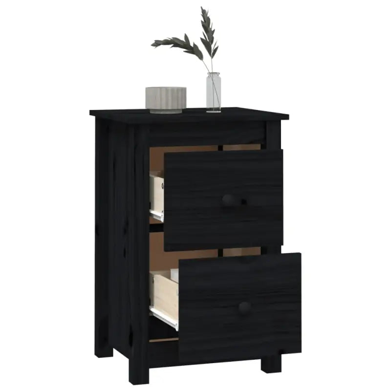 Klassiek nachtkastje van massief grenenhout voor een elegante interieurstijl - Nachtkastjes