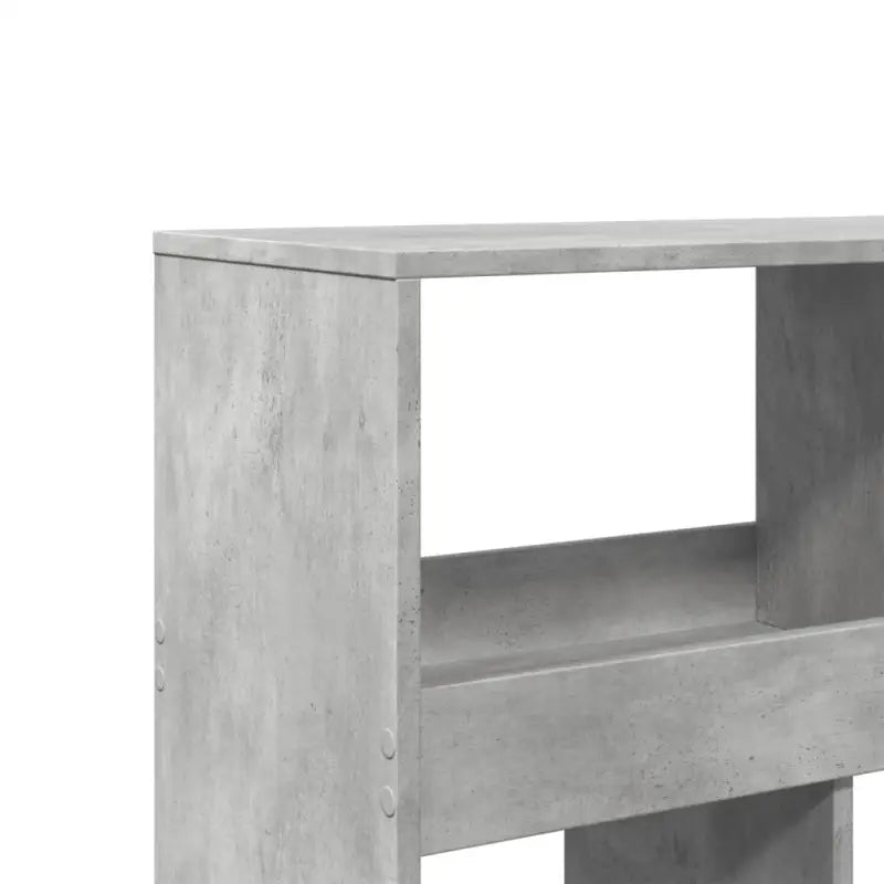 Klassieke Boekenkast van bewerkt hout met strak ontwerp - Boekenkasten