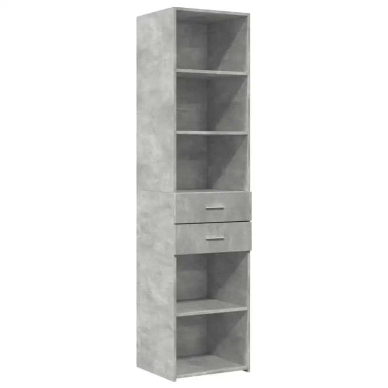 Klassieke hoge kast van bewerkt hout voor een stijlvolle keuken of woonkamer - Dressoirs & buffetkasten