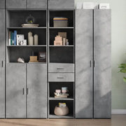 Klassieke hoge kast van bewerkt hout voor een stijlvolle keuken of woonkamer - Dressoirs & buffetkasten