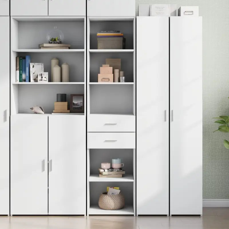Klassieke hoge kast van bewerkt hout voor een stijlvolle keuken of woonkamer - Wit / 1 - Dressoirs & buffetkasten