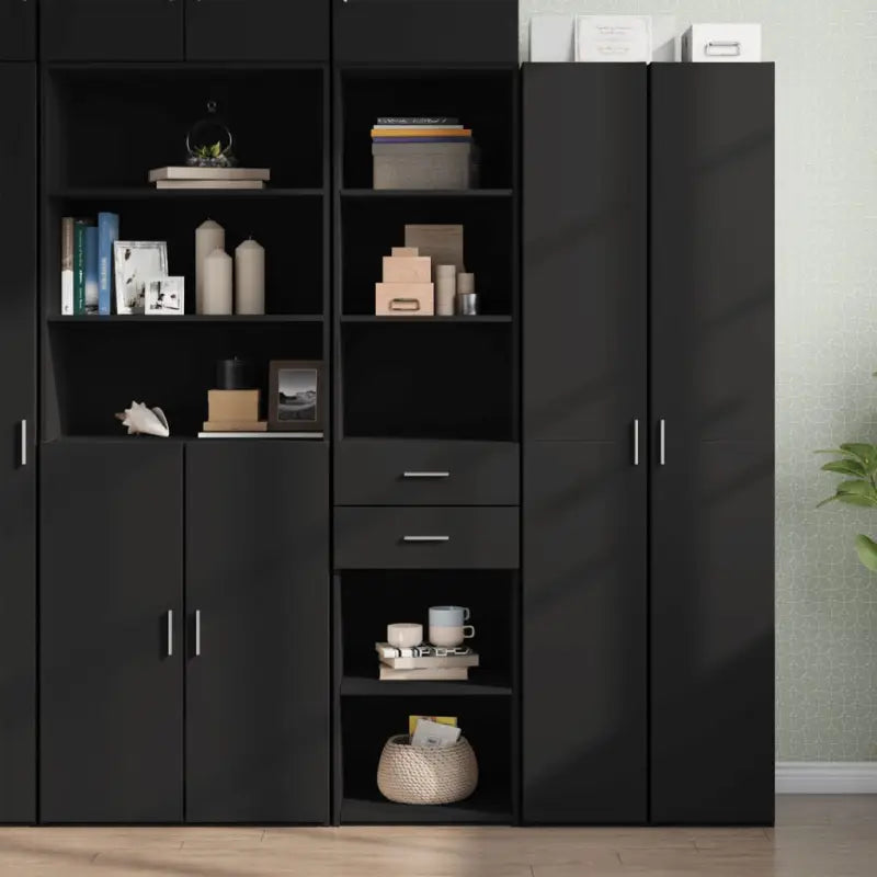 Klassieke hoge kast van bewerkt hout voor een stijlvolle keuken of woonkamer - Zwart / 1 - Dressoirs & buffetkasten