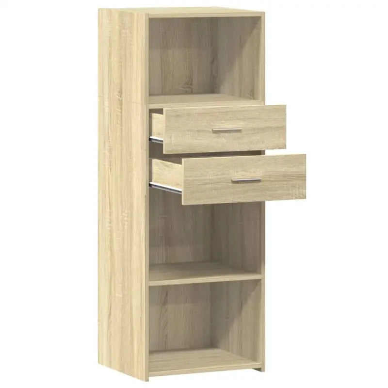 Klassieke hoge kast van bewerkt hout voor elegant en praktisch interieur - Dressoirs & buffetkasten