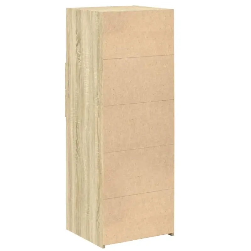 Klassieke hoge kast van bewerkt hout voor elegant en praktisch interieur - Dressoirs & buffetkasten