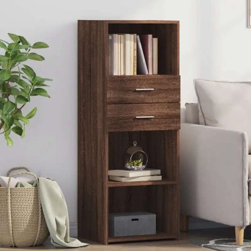Klassieke hoge kast van bewerkt hout voor elegant en praktisch interieur - bruin eikenkleur / 1 - Dressoirs &