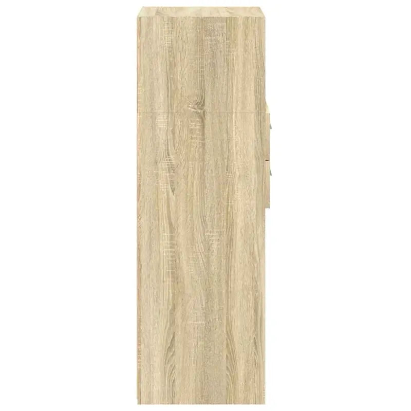 Klassieke hoge kast van bewerkt hout voor elegant interieur - Dressoirs & buffetkasten