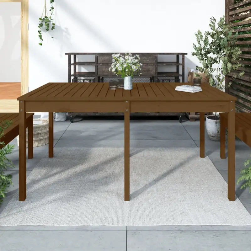Klassieke houten tuintafel van massief grenenhout voor buiten - Honingbruin grenenhout / 159.5 x 82.5 x 76 cm / 1