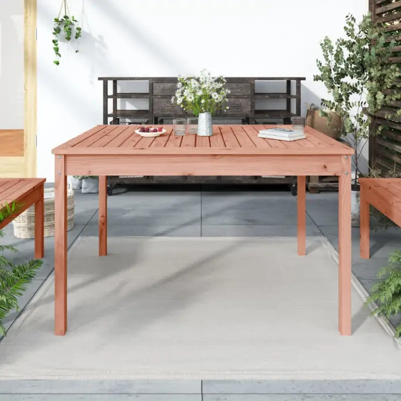Klassieke houten tuintafel van massief grenenhout voor buiten - Natuurlijk douglashout / 121 x 82.5 x 76 cm / 1