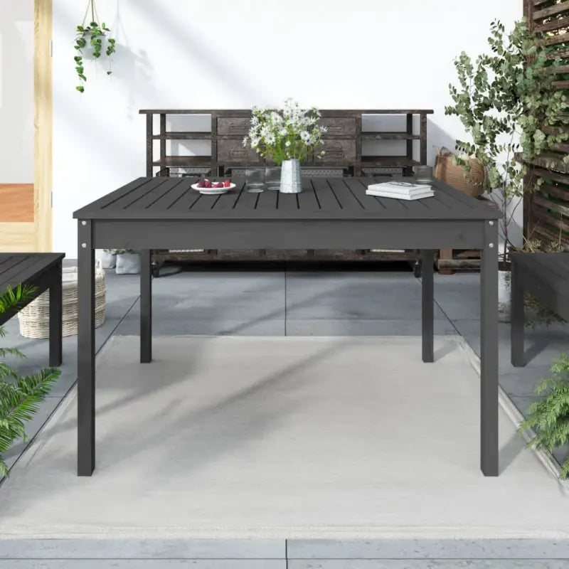 Klassieke houten tuintafel van massief grenenhout voor buiten - Grijs grenenhout / 121 x 82.5 x 76 cm / 1 - Tuintafels