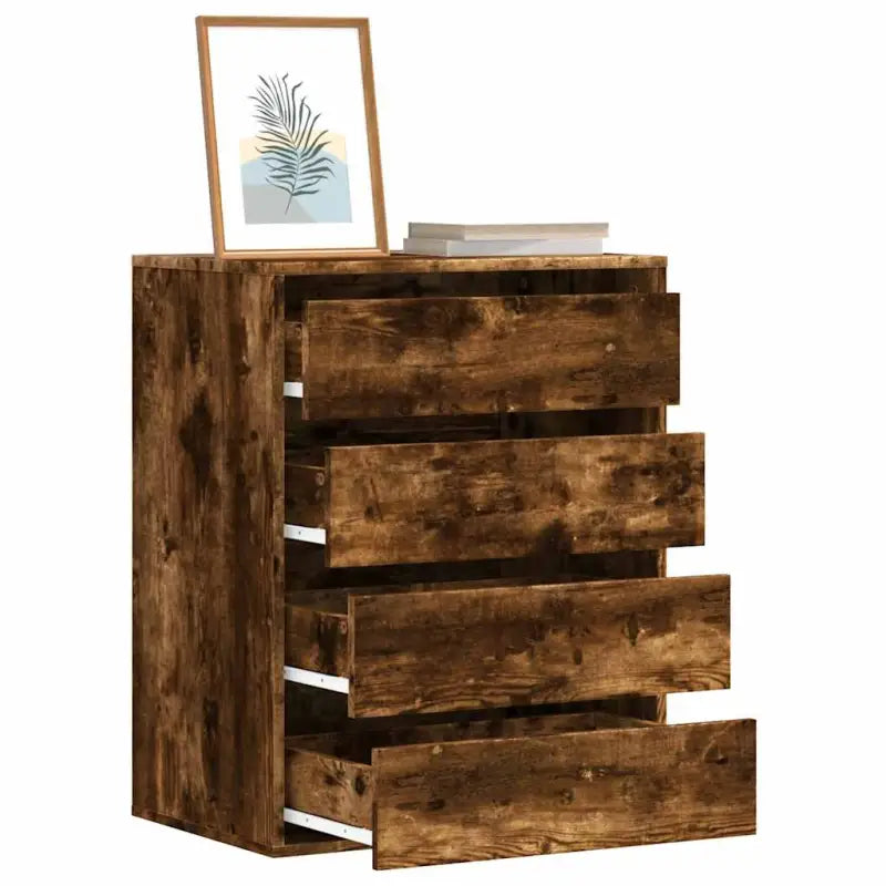 Klassieke ladekast van bewerkt hout met tijdloze uitstraling - Commodes & ladekasten