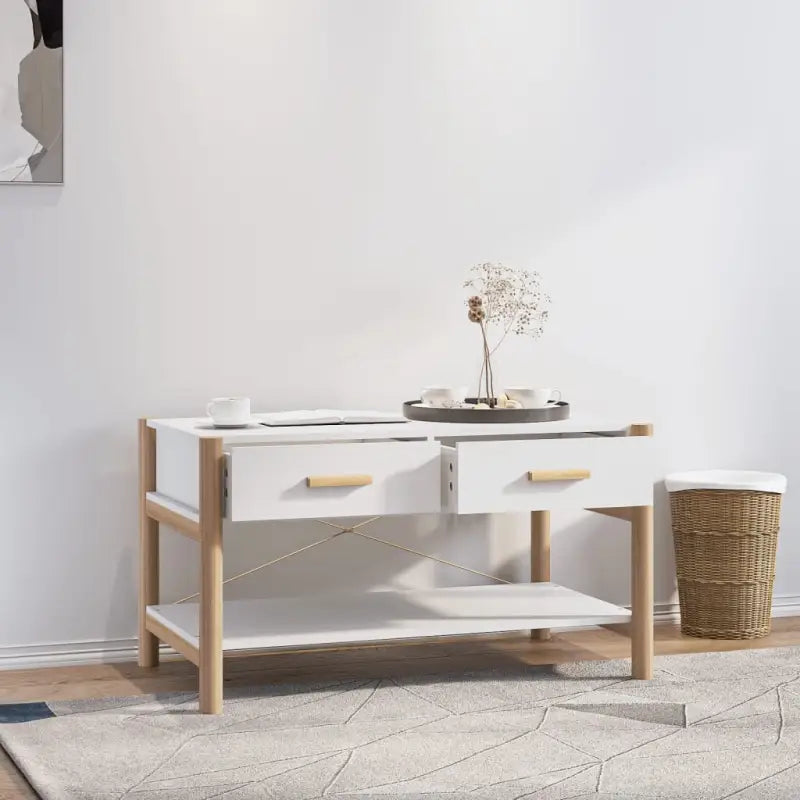 Klassieke salontafel met bewerkt hout en houten poten - Salontafels
