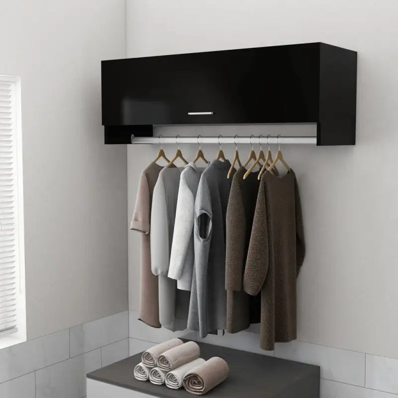 Kledingkast van bewerkt hout met kleur en stevige constructie - Kledingkasten