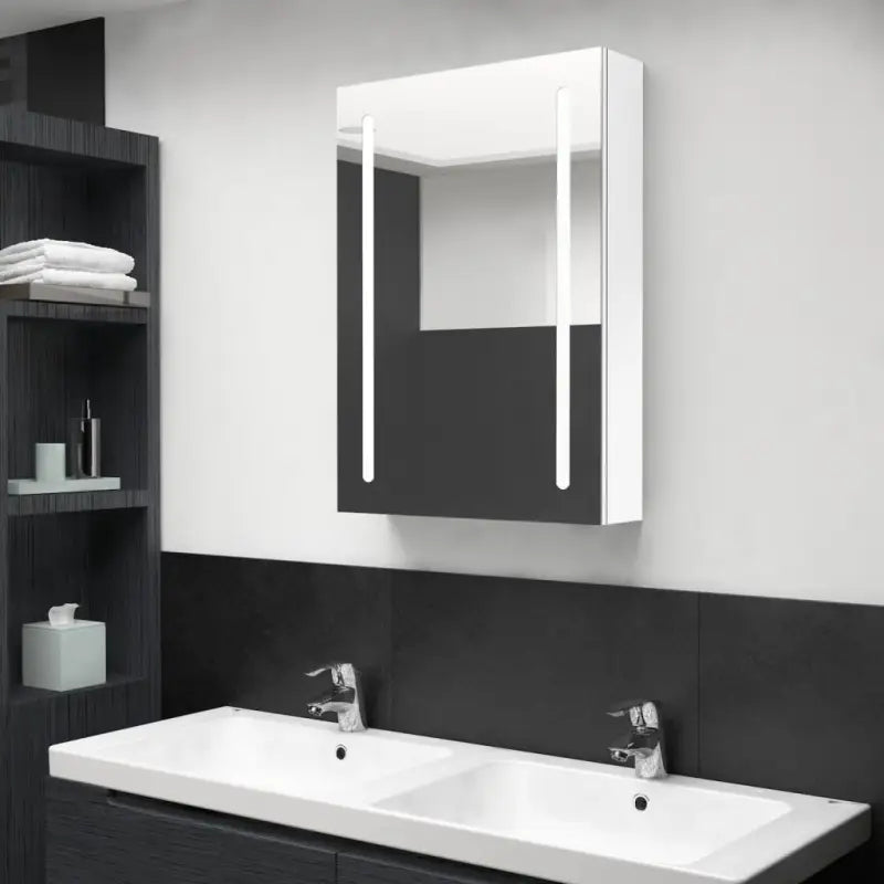 LED-Wandspiegelkast voor een moderne en sfeervolle badkamer - Glanzend wit / 50 x 13 x 70 cm / 1 - Badkamerkaptafels