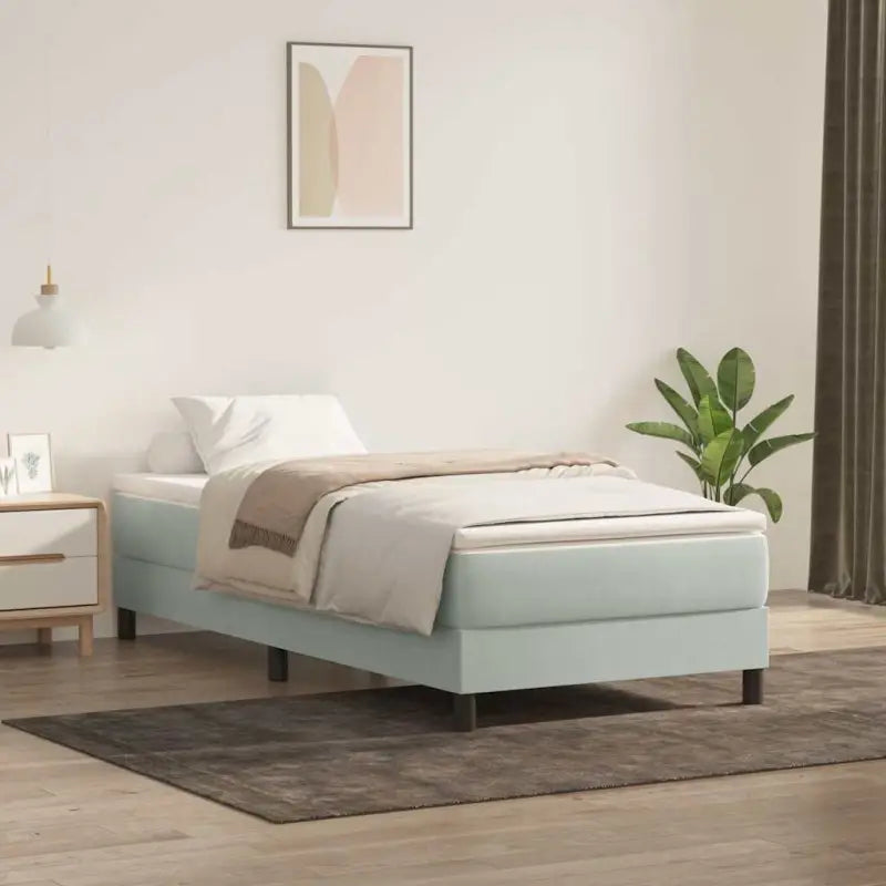 Lichtgrijs bed met multiplex lattenbodem en zacht fluweel materiaal - Lichtgrijs / 80 x 220 cm / 25 cm - Bedden &