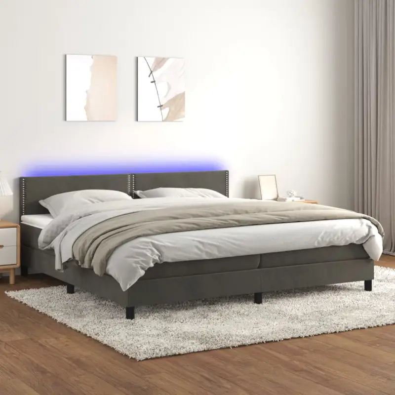 Lichtgrijs boxspring met fluweel materiaal en schuim vulling - Bedden & bedframes