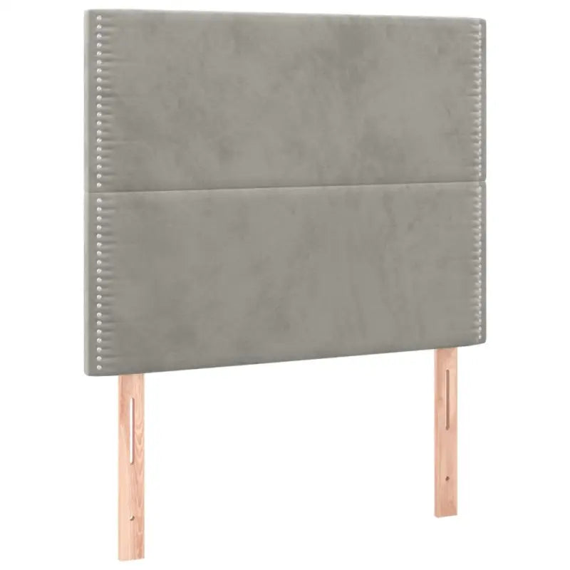 Lichtgrijs materiaal bed met schuim vulling voor comfortabele nachtrust - Bedden & bedframes