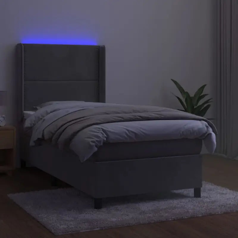 Lichtgrijs materiaal boxspring met schuim vulling voor een rustgevende slaap - Bedden & bedframes