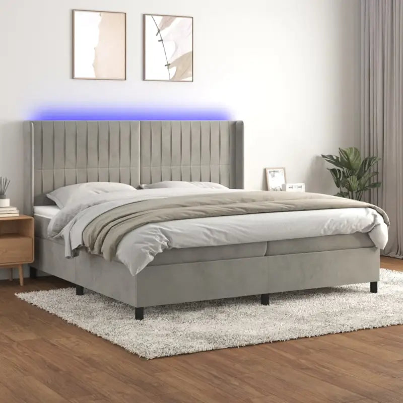 Lichtgrijs materiaal boxspring met schuim vulling voor een rustgevende slaap - Lichtgrijs / 200 x 200 cm / Verticale