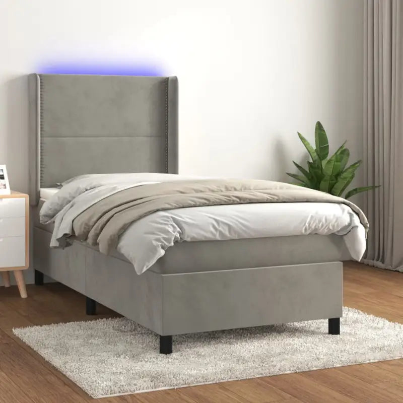 Lichtgrijs materiaal boxspring met schuim vulling voor een rustgevende slaap - Bedden & bedframes