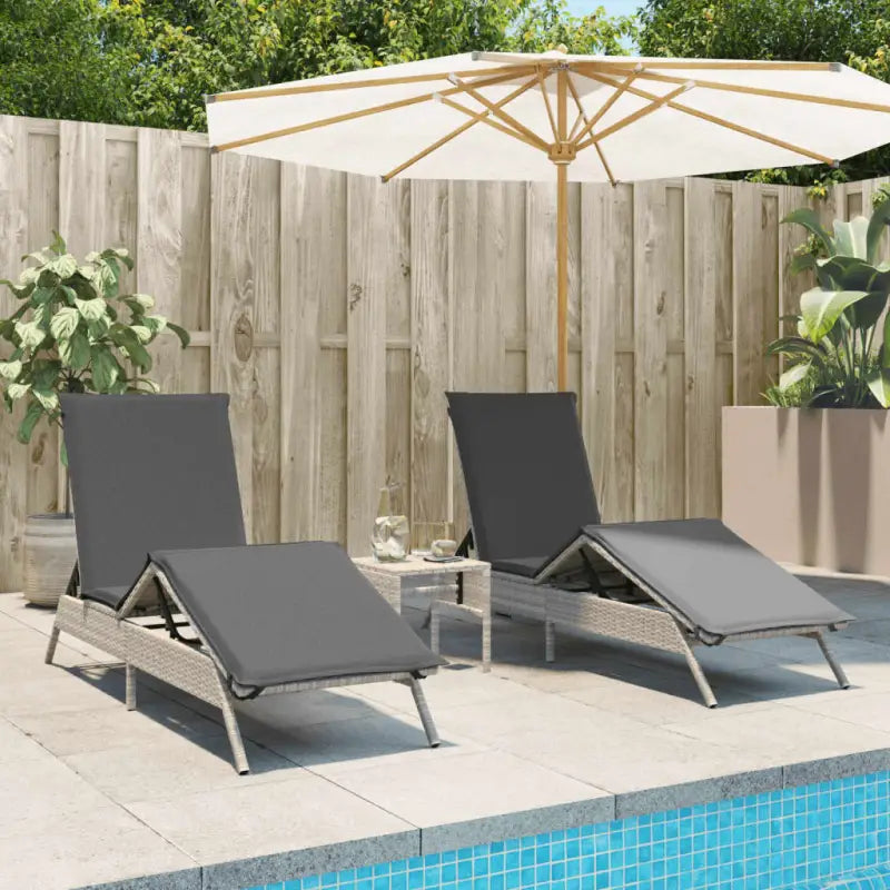 Ligstoel met poly rattan en verstelbare posities voor ultiem comfort - Lichtgrijs / 2 - Ligstoelen
